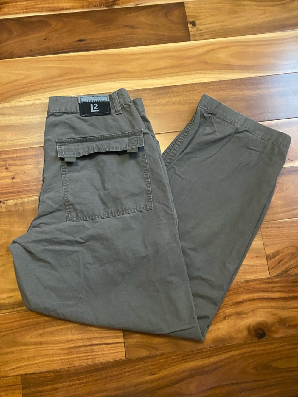 Men's Relaxed Cargo Pants in Olive Brown